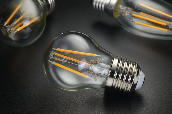 Comparatif tubes fluo et tubes à led : efficacité et économies